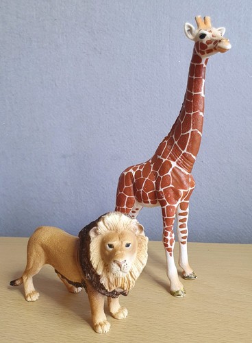 Schleich giraffe lion - schleich,