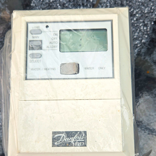 Danfoss 102e7 programmer - danfoss, white