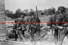 F018170 Waffen SS soldiers