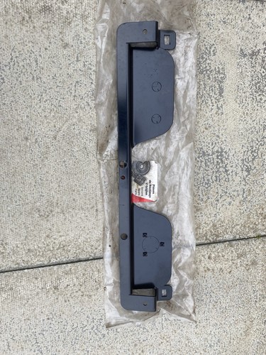 Manitou metal panel