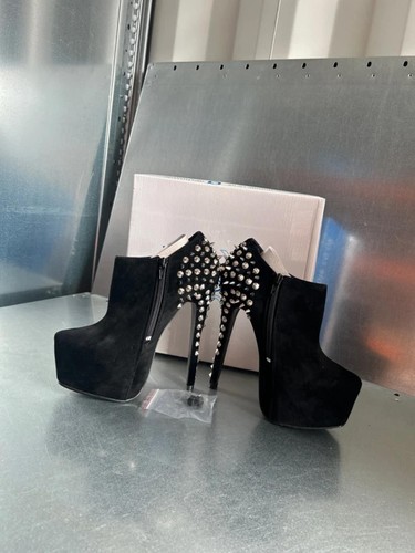 Black faux suede elagant sexy