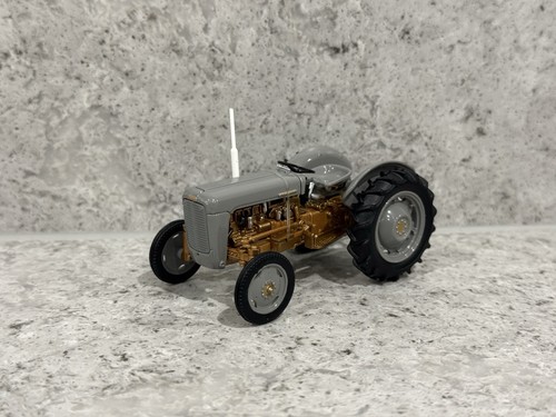 Universal hobbies ferguson - universal,