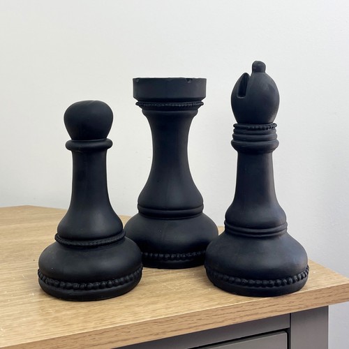 Imperfect large chess piece - large,