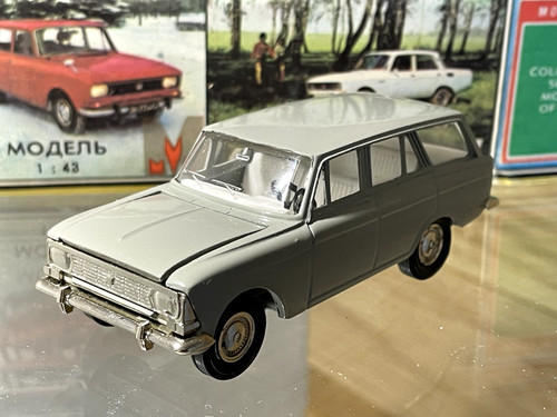 Moskvitch 427 model 43 made - 1:43,