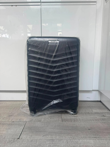 New large hard samsonite - large,