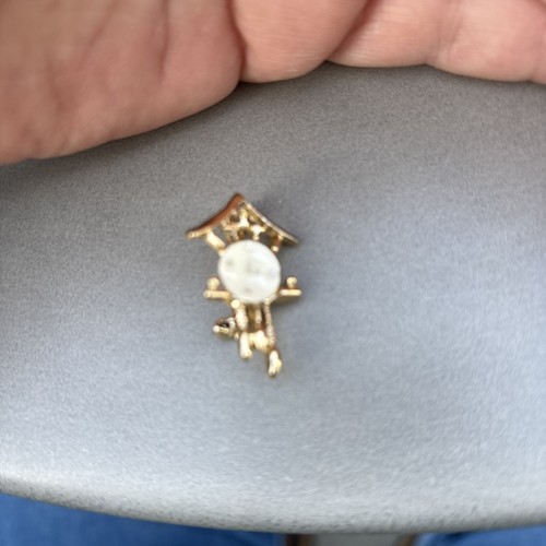 Vintage cuckoo clock - cuckoo, brooch