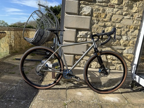 Singular titanium gravel - titanium,