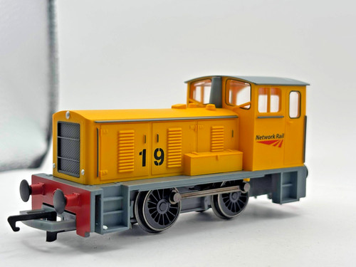 Hornby r3775 network rail - hornby,