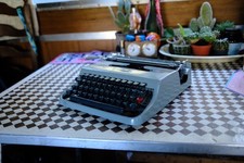 Olivetti Lettera 22 Vintage Manual Typewriter 1950 Blue Without Case