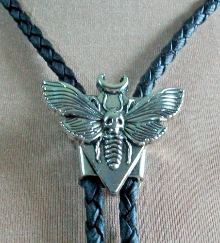 B32 western bolo - tie, silver