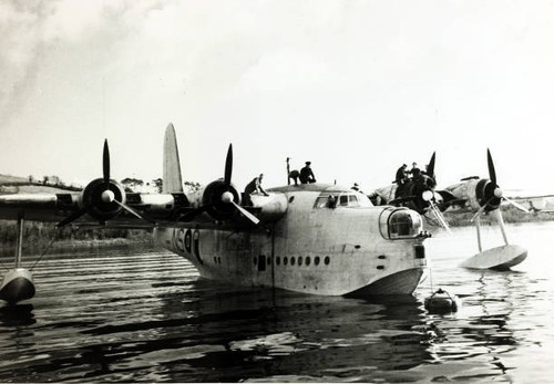 Short sunderland flying - a,