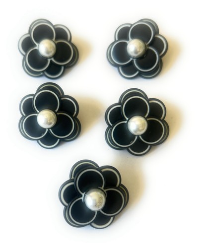 Chanel buttons black - 5, 1”
