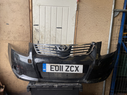 Toyota avensis front - front, bumper