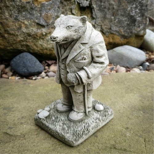 Badger stone statue - mr,