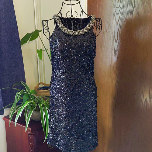 Quiz black sequin beaded round - quiz,