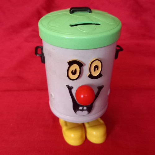 Retro 1980s plastic dusty bin - plastic, 'dusty