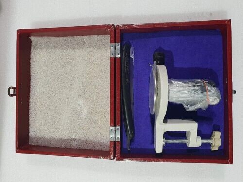 Hand operated table microtome