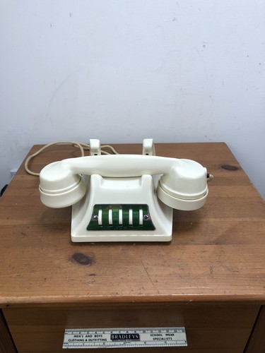 Ivory bakelite gecophone - c,