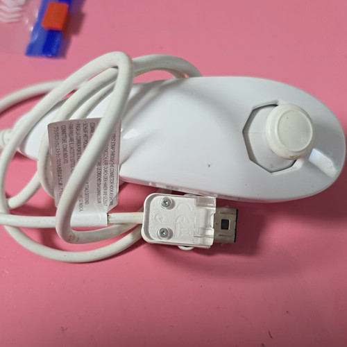 Nintendo wii nunchuk - nintendo,