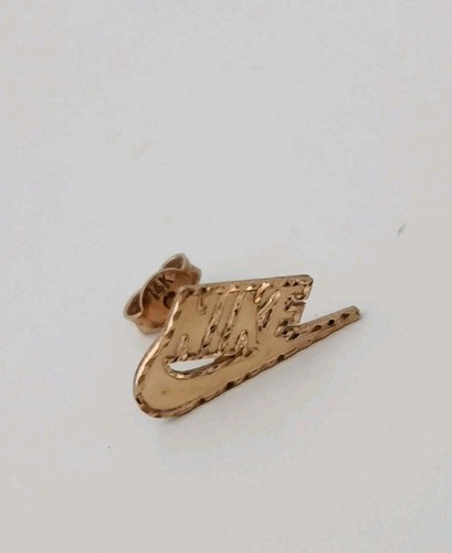 Fw18 supreme nike - supreme, gold