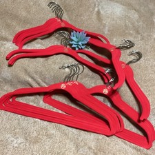 Huggable Hangers By Joy Mangano "Red" Set Of 30 Velvet Gold hanger hook color