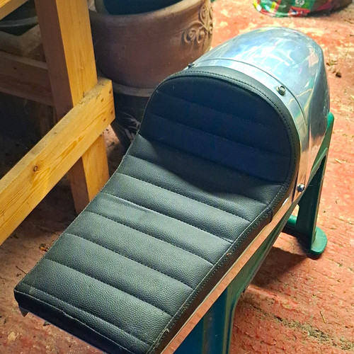 Imola style cafe racer seat - imola,