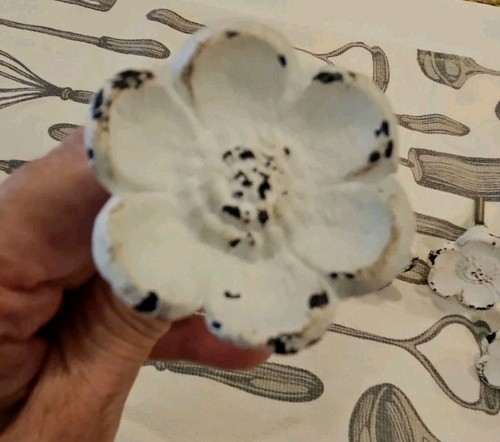 Cast iron white flower pull - cast,