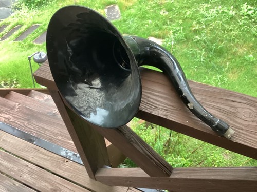 Vintage gramophone horn - gramophone,