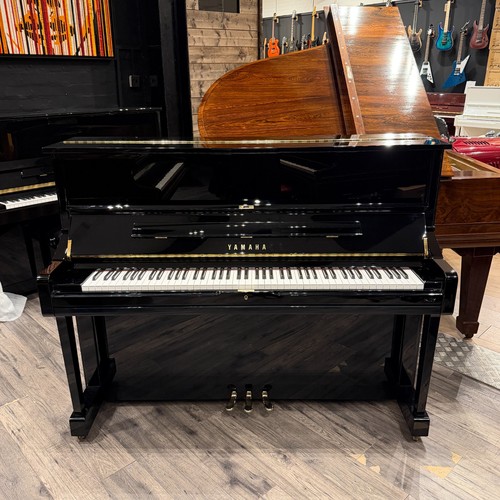 Yamaha upright piano black - u1,