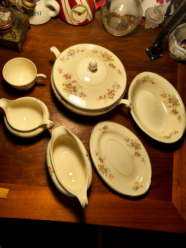 Vintage 1943 piece eggshell - vintage,