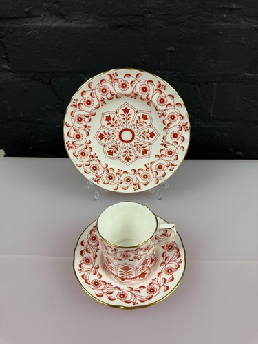 Royal crown derby - royal, rougemont