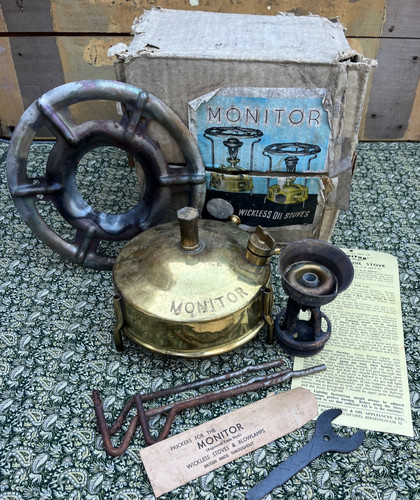 Vintage boxed monitor wickless - vintage,