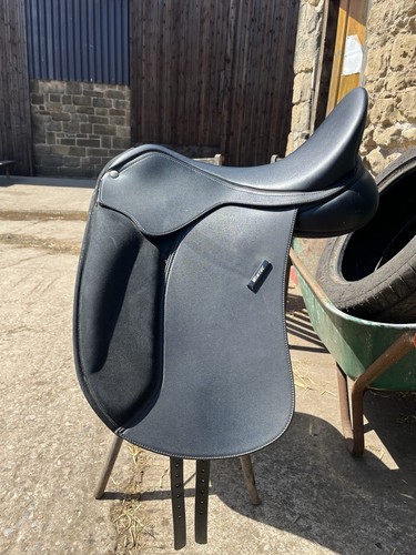 Wintec 500 dressage - 17”,