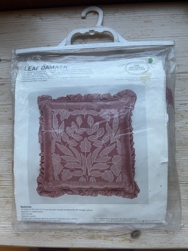 Vintage leaf damask - vintage, damask’