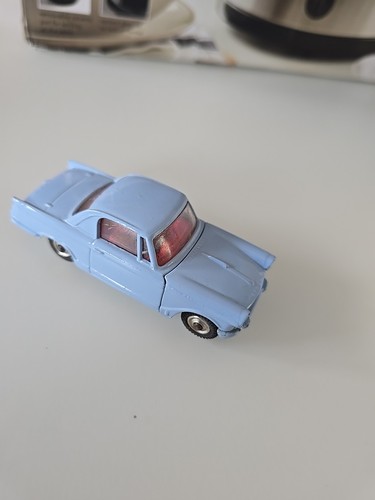 Corgi toys 231 - triumph, herald