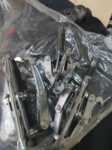 Gear puller drop forged jaw - drop-forged, 3-jaw