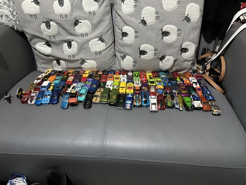 Job lot 101 hot wheels - job,