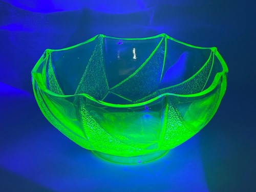 Vintage art deco - uranium, green