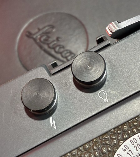 Leica black flash socket - leica,