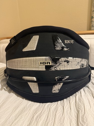 Ion riot kitesurfing - ion,