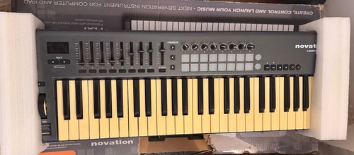 Novation launchkey midi - 49,