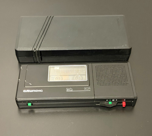 Grundig 2071 handheld - dh,