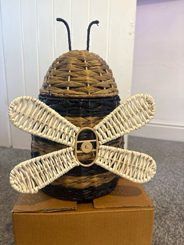 Bee basket wicker - bee,