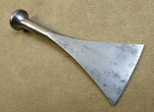 VINTAGE/ANTIQUE H. REED USA 2-3/8” CURVED 3/16" GROOVE SHIPWRIGHT CAULKING IRON