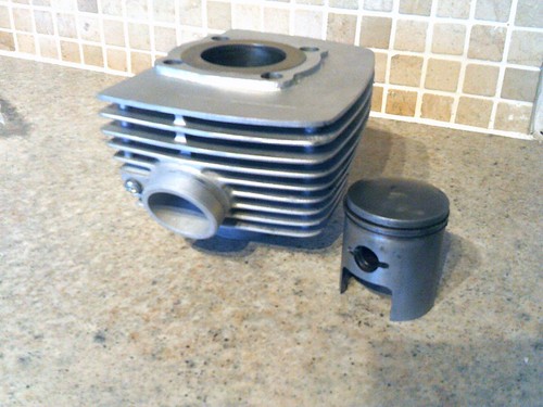 Suzuki t250 barrel and - suzuki,