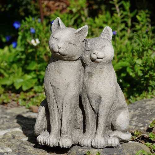 Love cats statue outdoor - cats,