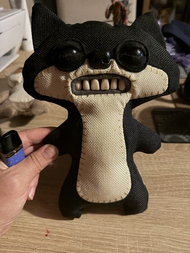 Black suspicious fox fuggler - black,