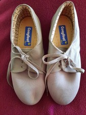 cosyfeet size 7  women's shoes, lace up