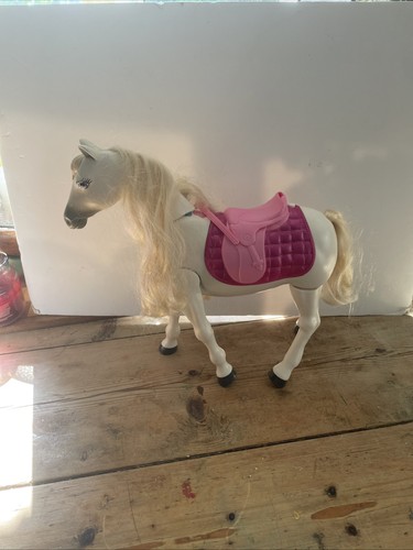 Barbie walking and sounds - walking,