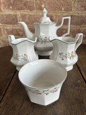 ETERNAL BEAU TEA POT, 2 MILK